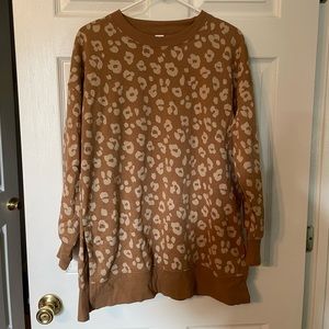 Old Navy leopard print tunic sweatshirt. Size M. Excellent condition.